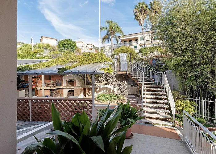 Casa Alizia Vakantiehuis Ospedaletti